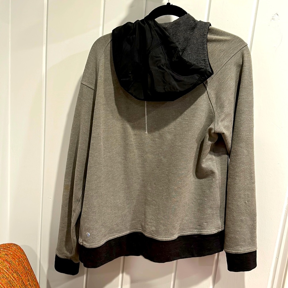 Hooded Lululemon jacket size large